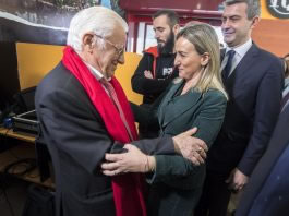 El Padre Ángel inaugura un Restaurante Robin Hood en Toledo