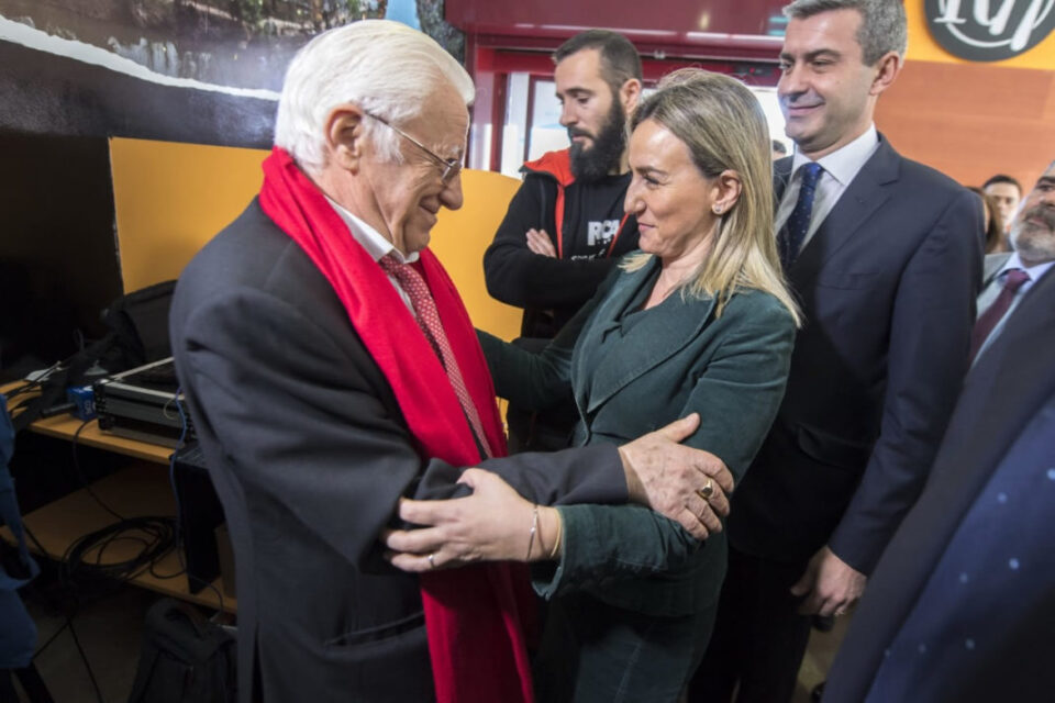 El Padre Ángel inaugura un Restaurante Robin Hood en Toledo